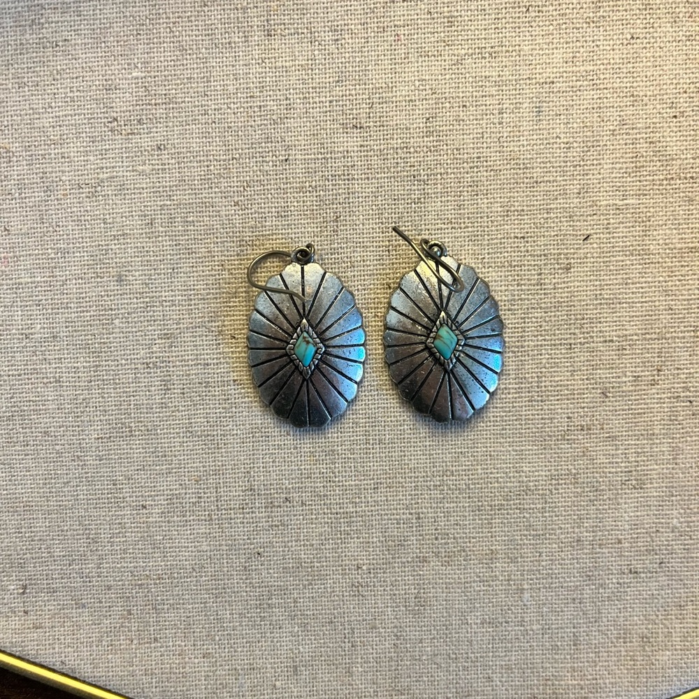 ✨ Western Silver-Toned Drop Earrings - Picture 2 of 4